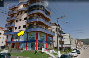 APTO 50M PRAIA NA AVENIDA - 6 PESSOAS, CHURRASQUEIRA, WIFI, SACADA, GARAGEM PARA VEICULOS PEQUENOS! - Residencial Roveda